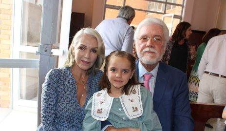  Georgina, Juan Carlos Almazán y Eugenia Almazán.