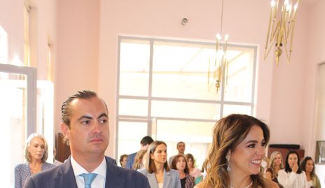  Christian Almazán y Fer Castillo, papás de Pía.