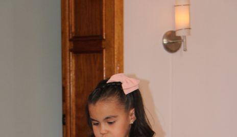  Maca Almazán participando en las peticiones.