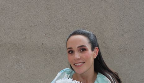  Pía Almazán con su madrina Ximena Castillo.