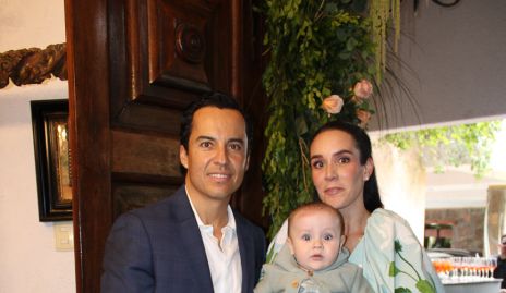  Luis de la Rosa y Ximena Castillo con sus hijos Pablo y Jimena.