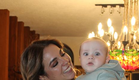  Fernanda Castillo con su sobrino Pablo de la Rosa.