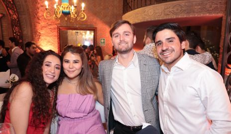 Claudia, Daniela, Isaac y Alejandro.