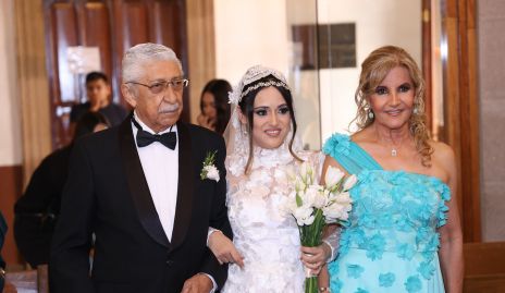  Fernando Díaz de León y Martha Hernández con su hija Maribel.