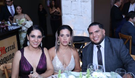  Verónica Díaz de León, Andrea Díaz de León y Misael Espinoza.