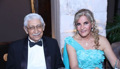  Fernando Díaz de León y Martha Elena de Díaz de León, papás de la novia.