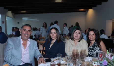  Félix Herrera, Maria Elena Arenas, Martha Arenas y Anilú Arenas.