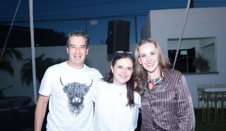  César Ramos, Ceci Ponce y Maricarmen Ayala.