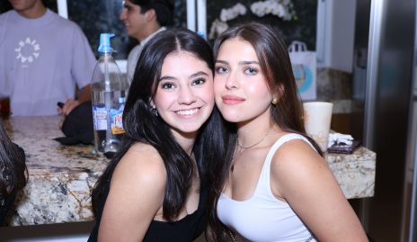  Fernanda Acebo y Victoria Muñoz.