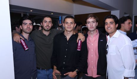  Amigos.