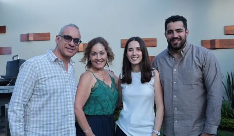  Enrique Morales, Ángeles Barba, Valeria Alcalde y Carlos Morales.