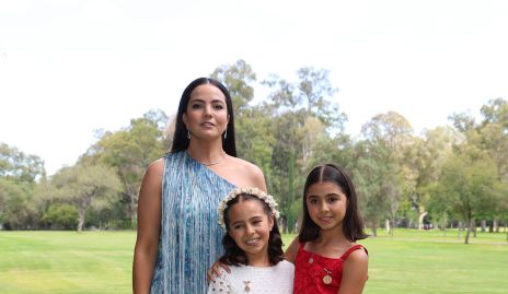  Mariana Meade con sus hijas Mariel y Annia Martínez.