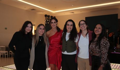  Paola, Beatriz, Berna, Luz, Margarita y Mariel.