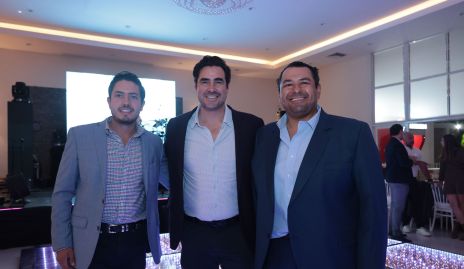  Roberto, Carlos y Alejandro Torres.