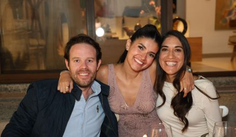 Juan Garos, Ana Sofía Santoyo e Ime Flores.