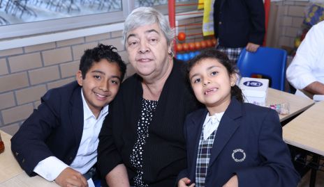  Andrés de la Vega, Luz Carrera y María de la Vega.