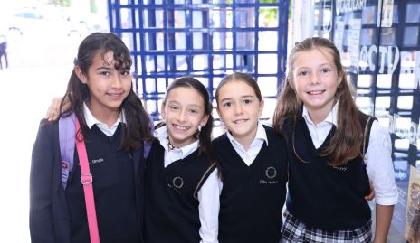 Valeria, Ana Begoña, Valentina Félix Arellano y Sofía Bouvy.