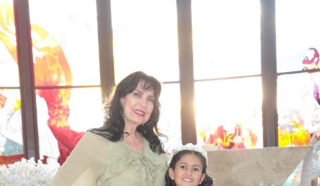  Elizabeth Rodríguez con su nieta Bárbara Rojo.