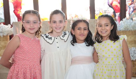  María José, Marina Zermeño, Bárbara Rojo y Mariel Martínez.