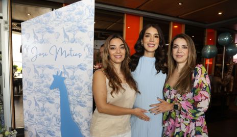 Fernanda Gaviño, Mari Tere Torres y Martha Gaviño.