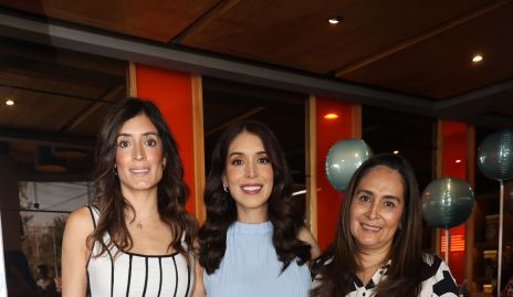 Fernanda Torres, Mari Tere Torres y Cristina Torres.