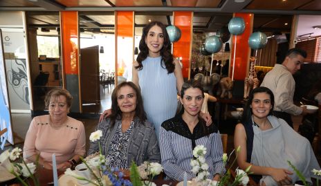  Guadalupe Vázquez, Laura Salas, Mari Tere Torres, Caro Mier y Estefanía Mier.
