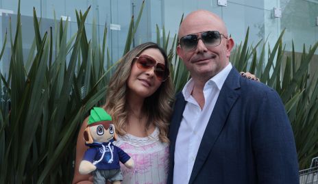  Giovanna Araujo y Francisco Martínez Becker, Rector de la Universidad Cuauhtémoc.