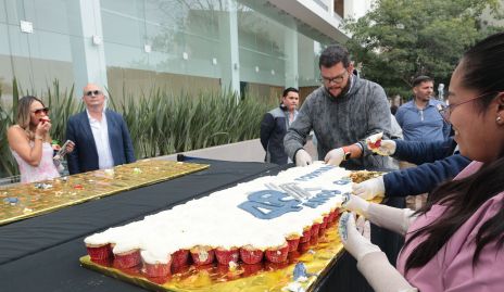  Un delicioso pastel para compartir.