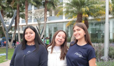  Loretto Martínez, Daniela Cisneros y Silvana Uresti.
