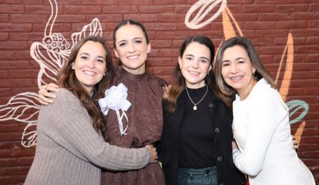  Laura Matienzo, Marijó Zacarías, Daniela Valle y Sofía Valle.