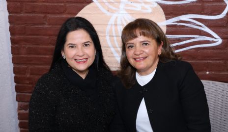  Queta Contreras  y Carla Contreras.
