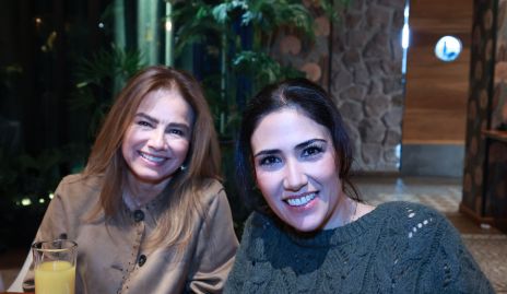  Patricia Acosta y Paola Suárez.