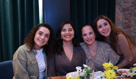  Paola Zepeda, Fabiola Aguillón, Andrea Díaz Infante y Lorena de la Parra.
