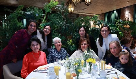  Cristina Aguilera, Ana Paula Domínguez, María Domínguez, María Berrueta, Ana Patricia Ordóñez, Socorro Aguilera, Cape Silos, Rosa Martha y María Sofía Portales .