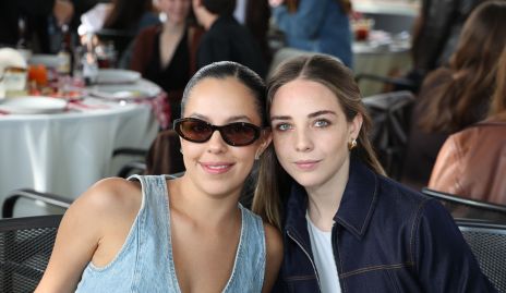  Ximena del Sol y Joaquina Morales.