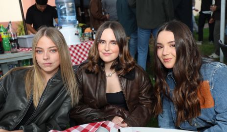  Anabella, Priscila y Camila.