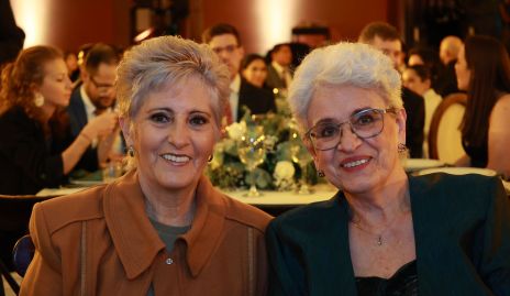  Martha Peña de Foyo y María de la luz Guerra.