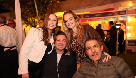  Celina Gallegos, Francisco Villanueva, Vero Alvarado y Arturo González.