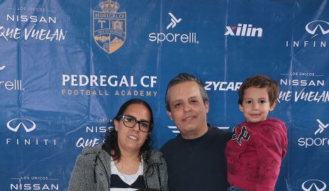  José Antonio Vega, Carolina Herrera, José Antonio y José Pablo Vega.