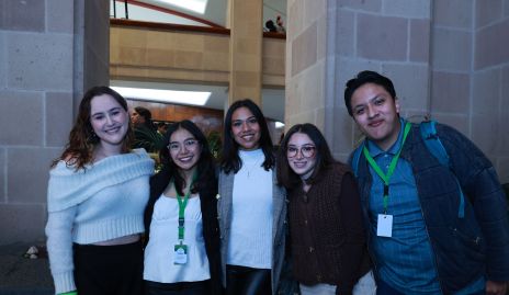  Fernanda Zámano, Paola Otero, María Cabrera, Layla Cárdenas e Iván López.