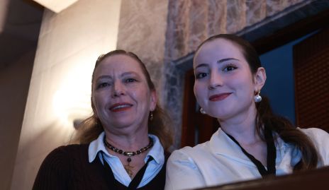  Érika Palacios y Samantha Andrade.