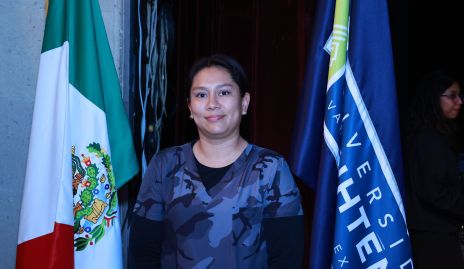  Claudia Rubio, Ganadora del libro de especialidad.