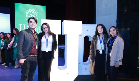  Alumnos asistentes al congreso.