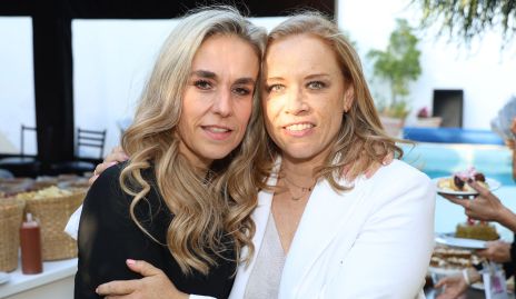  Mónica y Mariana Torres.