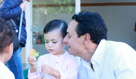  Ricardo con su papá Ricardo Leos.