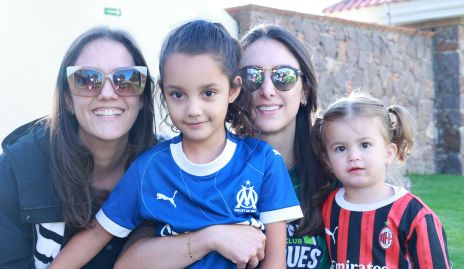 Cristina Rivero, Martina Zárate, Catalina Abud y Lorenza Abud.