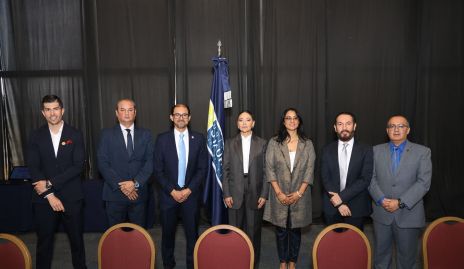  Dr. Daniel de G. Argüelles, Dr. Andrés Mares, Dr. Amaury de Jesús, Lic. Giovana Araujo, Dra. Laura Susana, Dr. Francisco Javier y Dr. Gerardo Eguía.