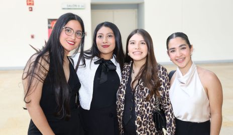  Camila Luna, Estefanía Covarrubias, Michelle Ibarra y Andrea Carbajal.