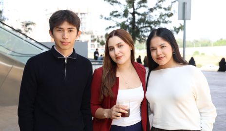  Isaac Olvera, Michel Gómez y Ximena Velázquez.