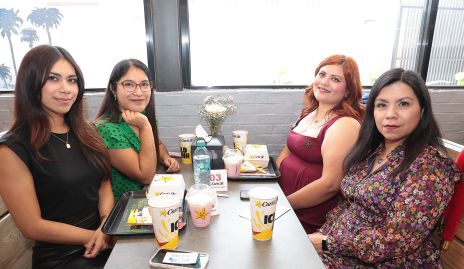  Yaneth Alonso, Anahí González, Andrea Lozano y Graciela Suárez.